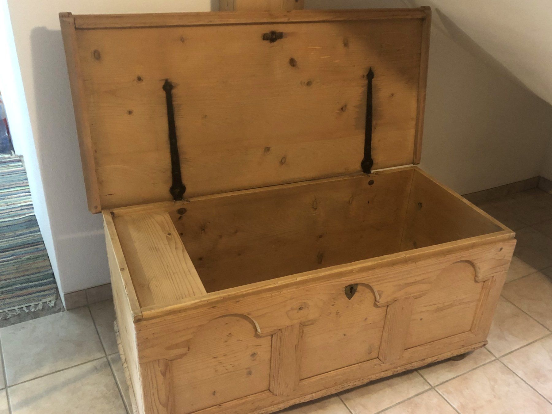 Truhen: Antike Holztruhe – Gebraucht aus Lommiswil von canoga 2