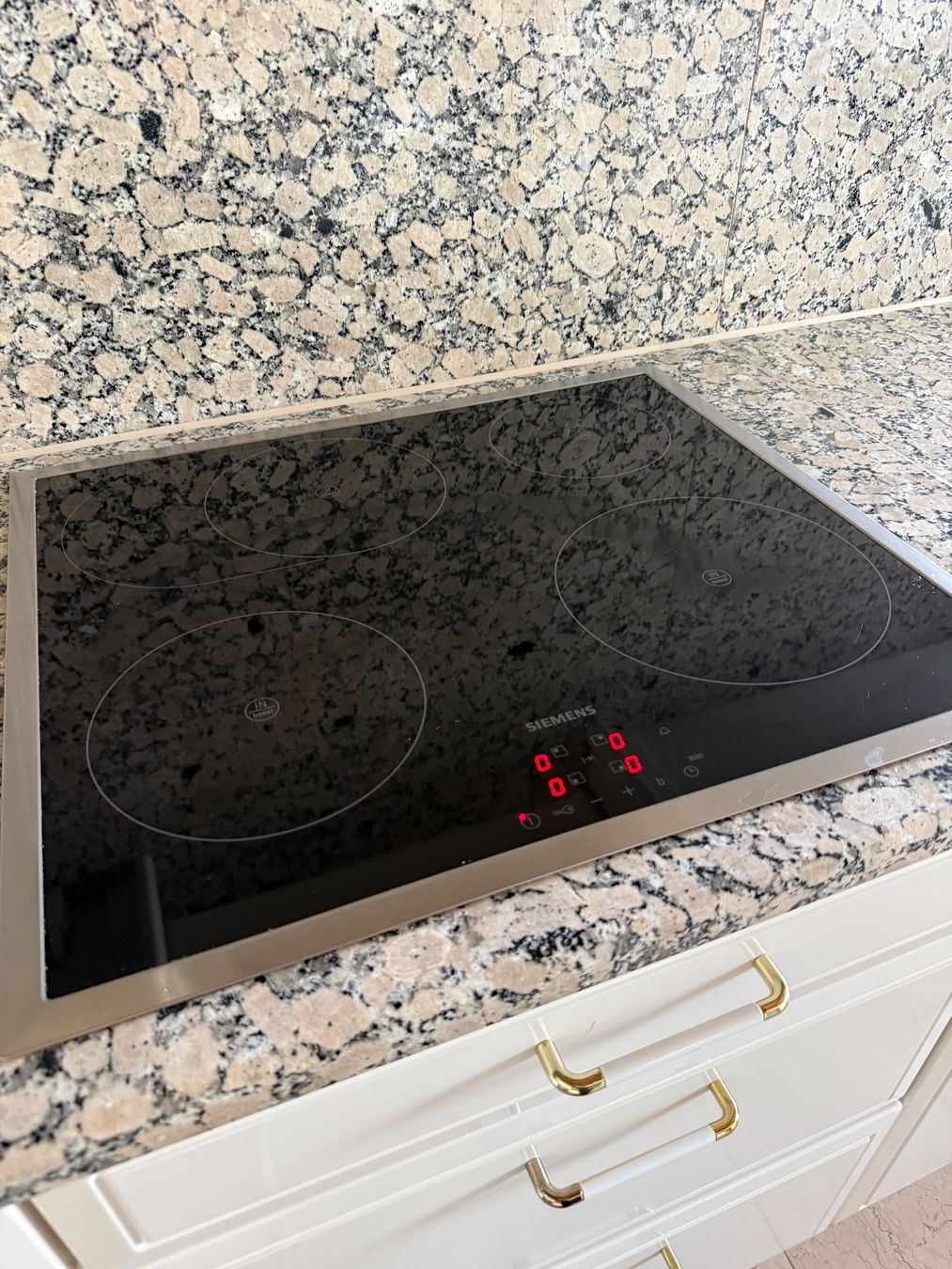 Siemens Cuisinières: Siemens Kochfeld Induktion – D'occasion à Jona par Miele_2025 2