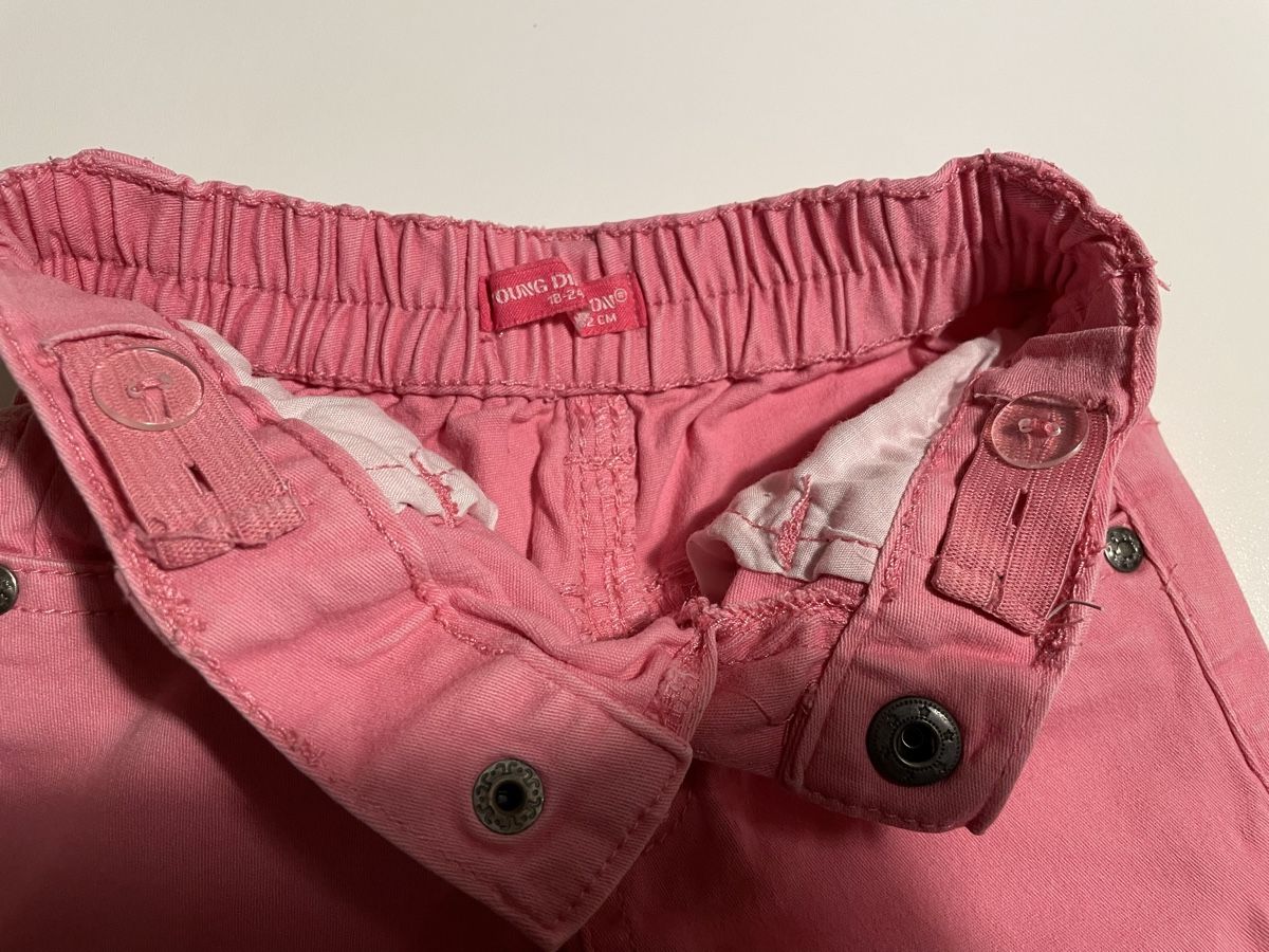 Pantaloni: Pantalon mi-saison – Usato da La Conversion venduto da Tania.Cravo 2