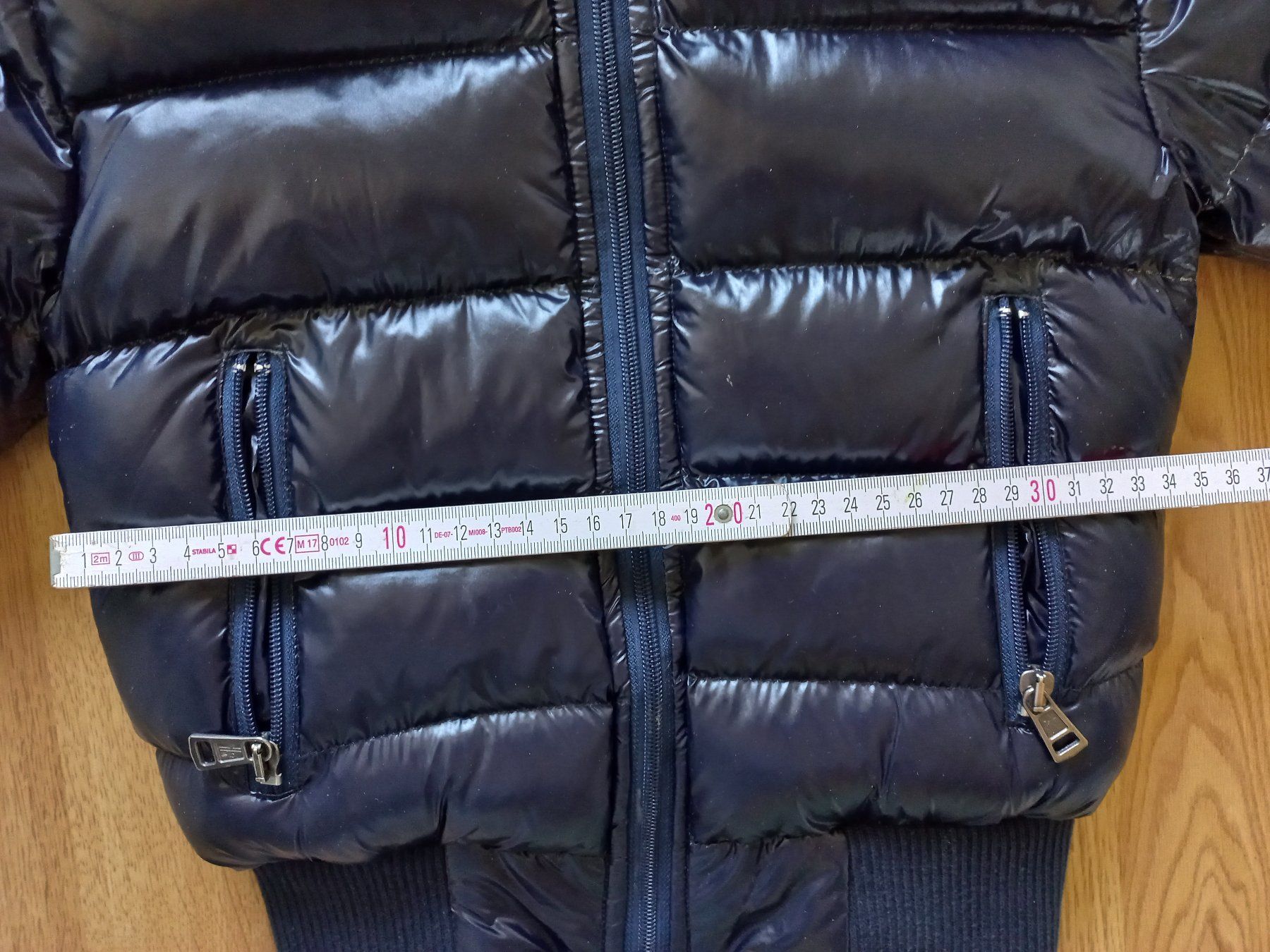 Moncler Jacken & Mäntel: Moncler Winterjacke mit Pelz – Gebraucht aus Langnau am Albis von kit_l9h5 8