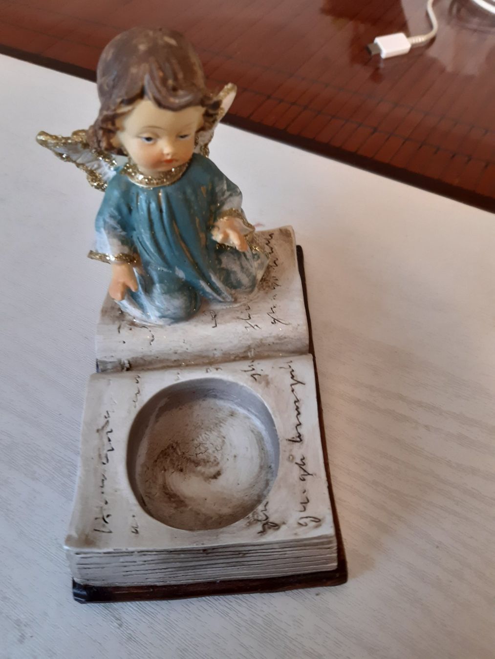Statuette: Engel auf Buch mit Teelichtfassung – Usato da Domat-Ems venduto da nugipuff