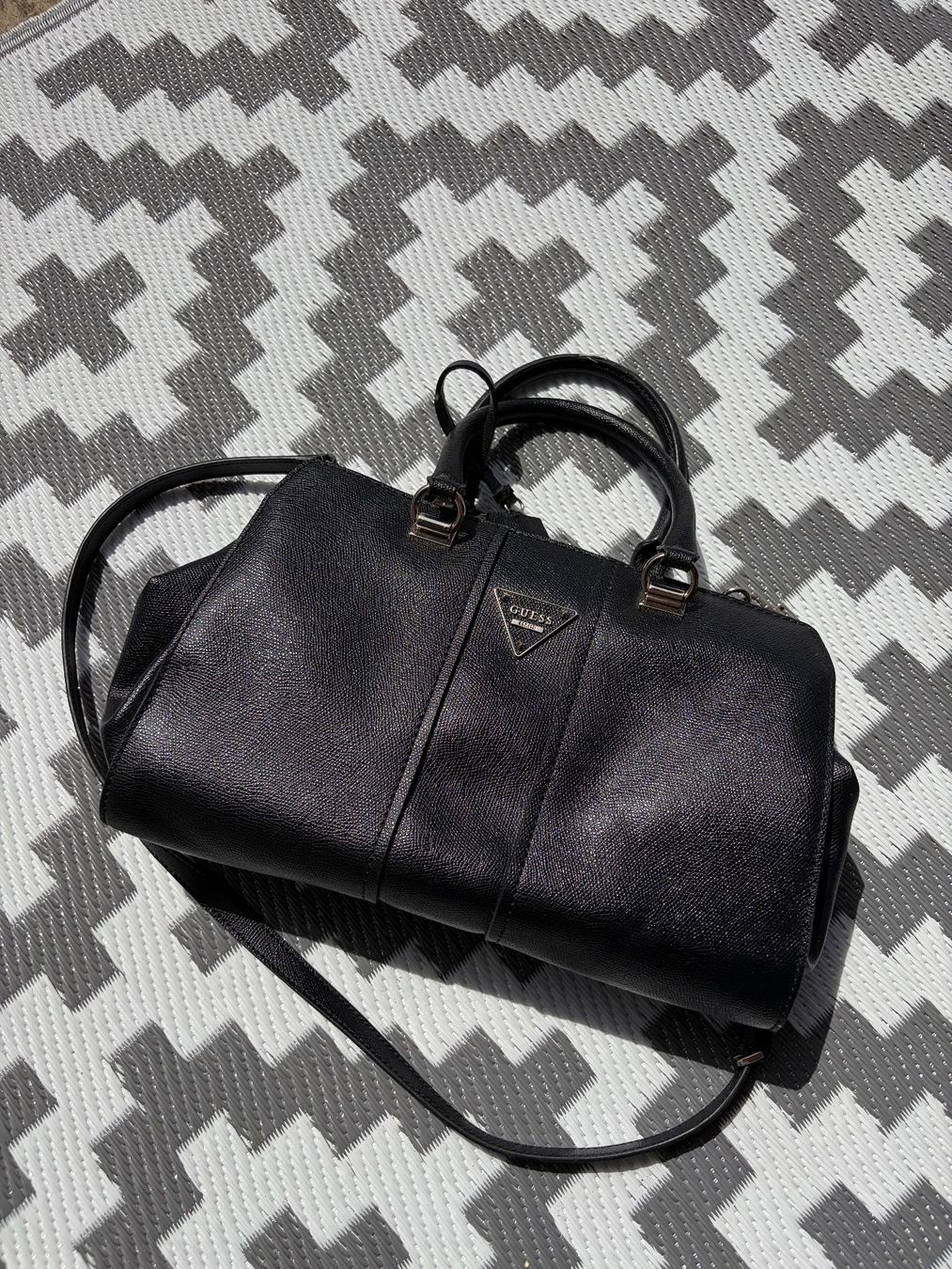 Guess Sacs femmes: Handtasche schwarz Guess – Neuf (Voir description) à Wald ZH par Apy