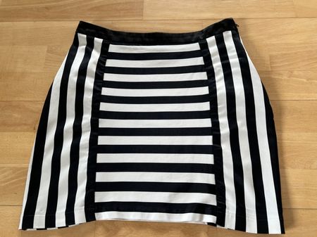 NAF NAF Mini-Rock, Gr. 34, Schwarz/Weiss