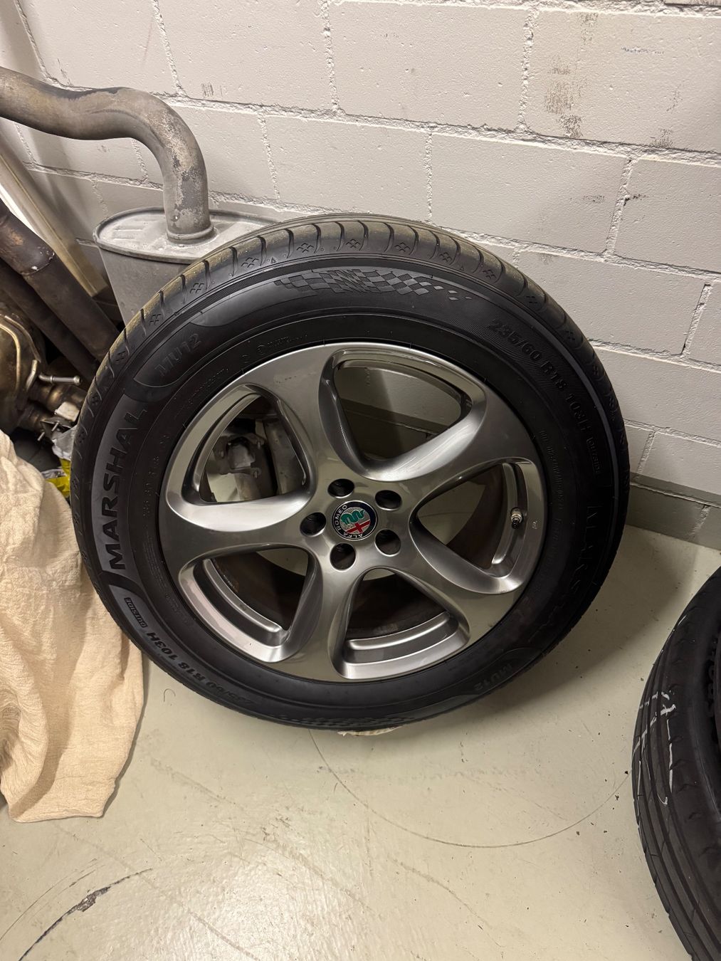 Alfa Romeo Pneumatici & Ruote complete: Alfa Romeo Kompletträder – Usato da Schlieren venduto da S2K