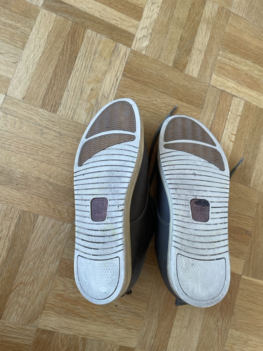 Scarpe da donna: Clae Schuhe. Echt Leder . Große 40 – Usato da Basel venduto da Kamberly 2