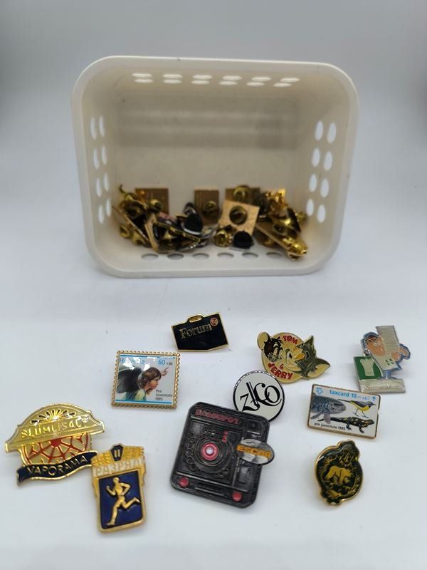 Placchette & Badge: Lot Pin 40 Stück – Usato da Rüti ZH venduto da Restwert_Rueti_ZH 1