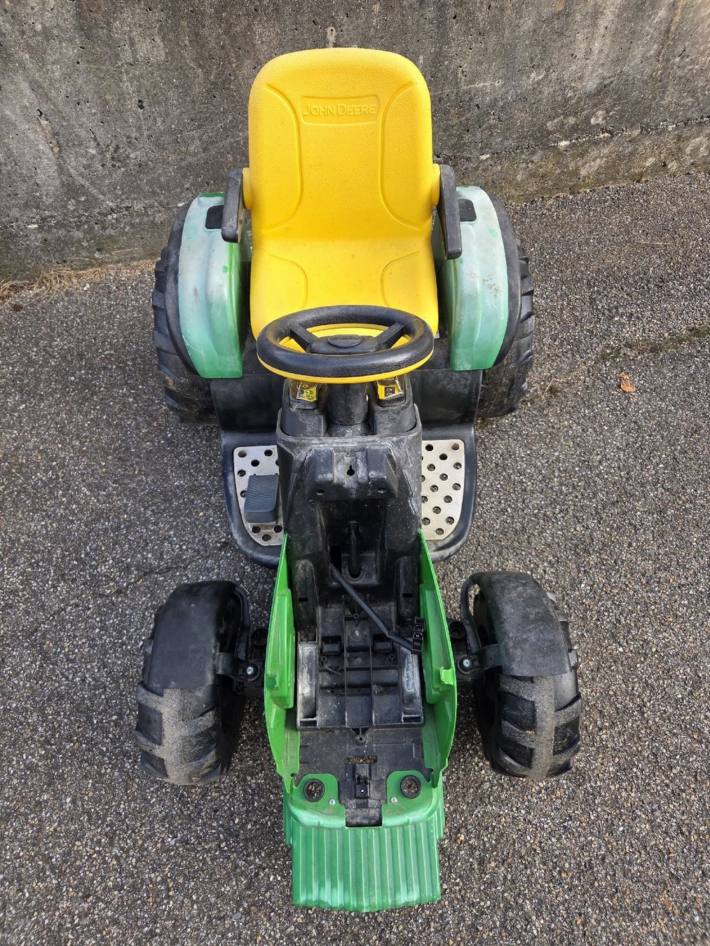 Peg Perego Veicoli per bambini: Peg Perego John Deere Elektrotraktor – Difettoso da Ebnet venduto da Volvo.Power 5