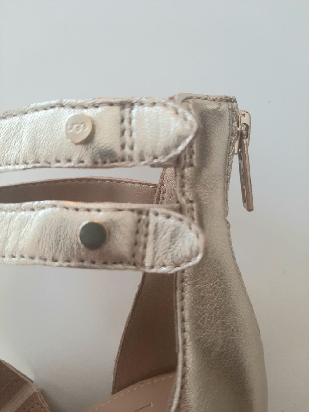 Ugg Scarpe da donna: Sandales compensées dorées Ugg 36 – Usato da Chêne-Bourg venduto da chsandra34 7