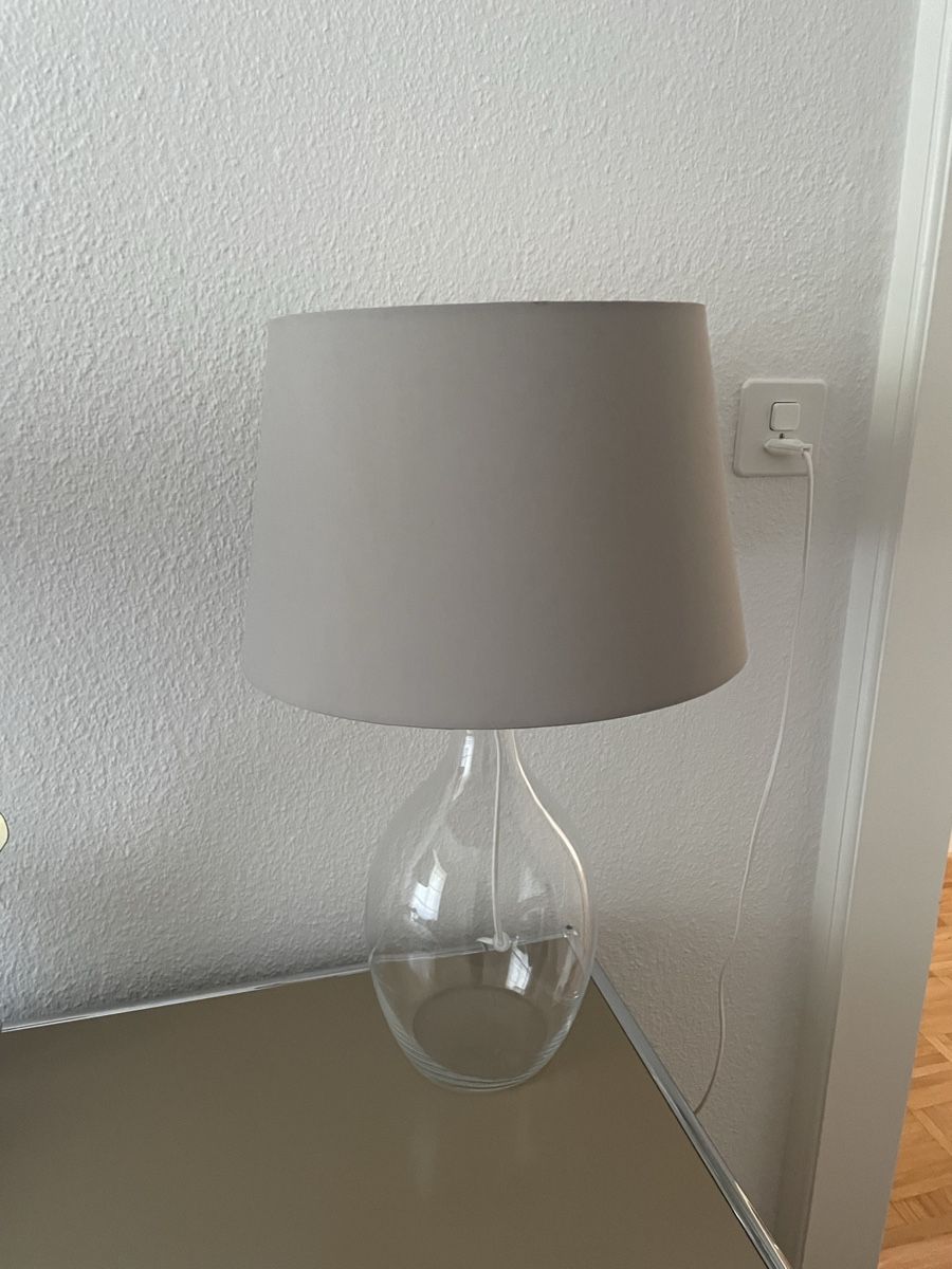 Ikea Lampen: Tischlampe Glasfuß mit Lampenschirm in greige – Gebraucht aus Zürich von sro_kn6w 3