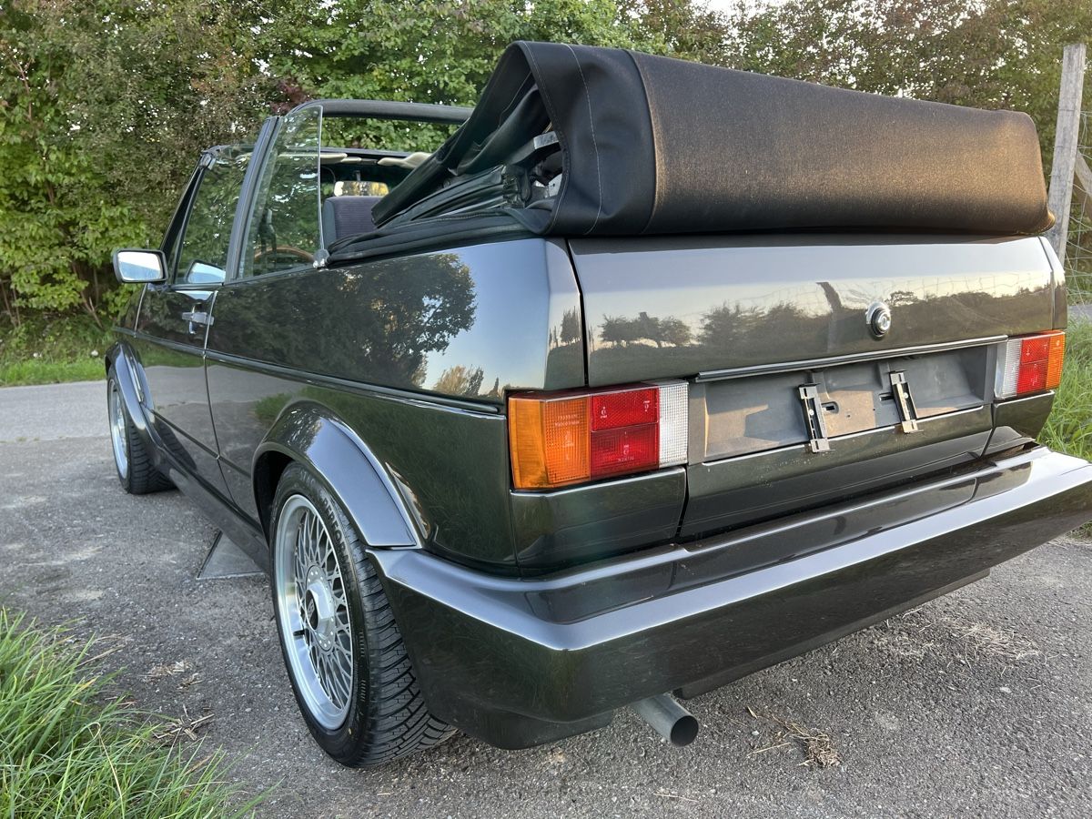Autos: VW Golf 1 Cabriolet gepflegt – D'occasion à Rümlang par  4