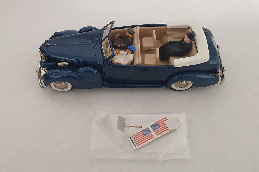 Miniature Rextoys 1/43 - Cadillac V-16 Coupé 1938-1940 - Noire - Collection