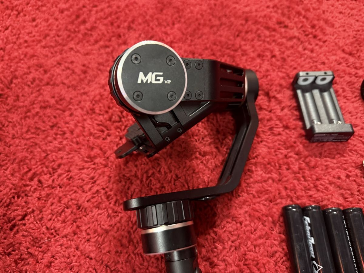 Treppiedi & Teste: Feiyu Tech MG v2 3-Achsen Gimbal – Usato da Unterengstringen venduto da Birchermuesli63 4