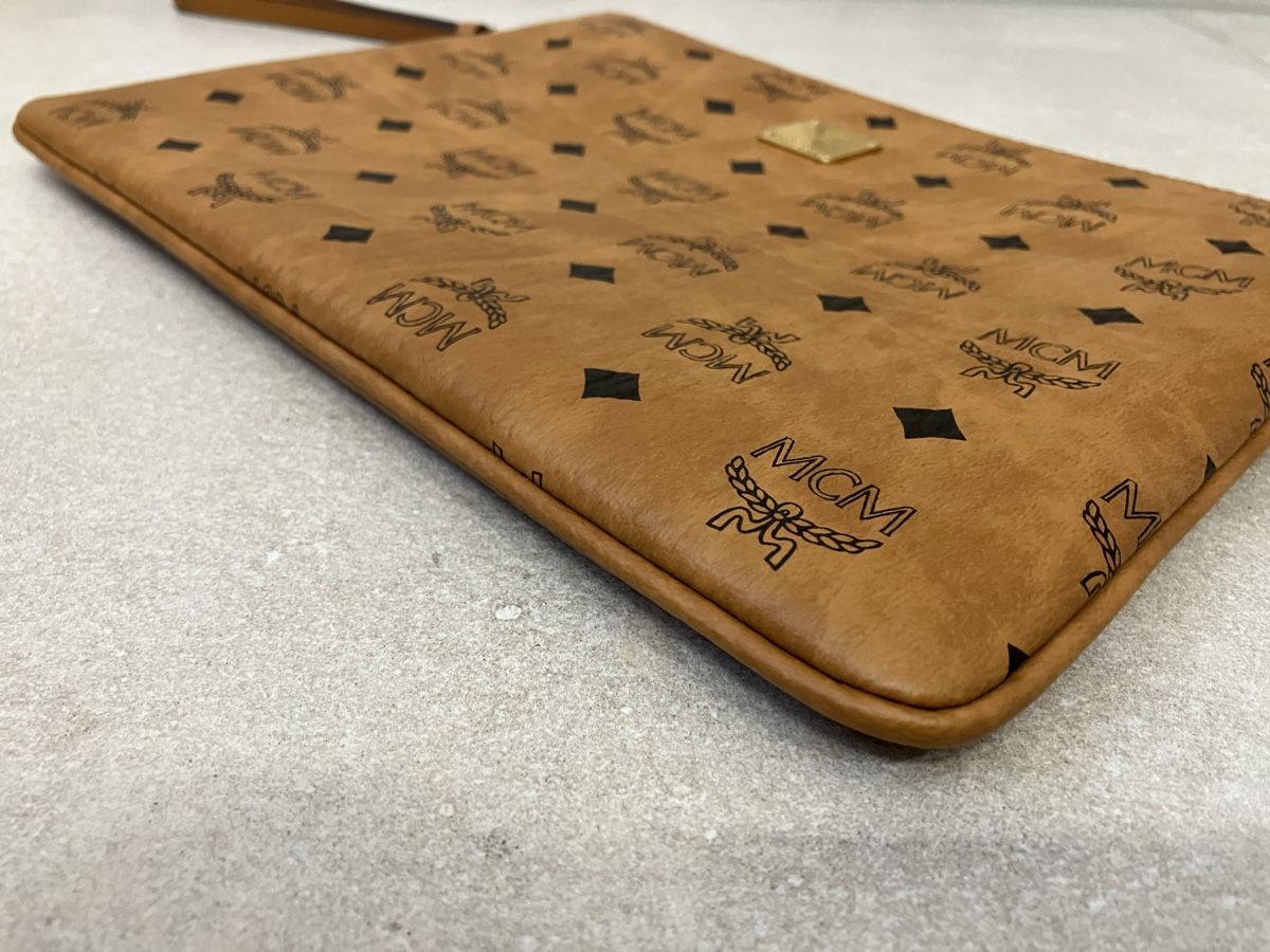 Mcm Borse: MCM Pouch mit Handgelenksband - neu – Nuovo (secondo la descrizione) da Stansstad venduto da kerri8 2