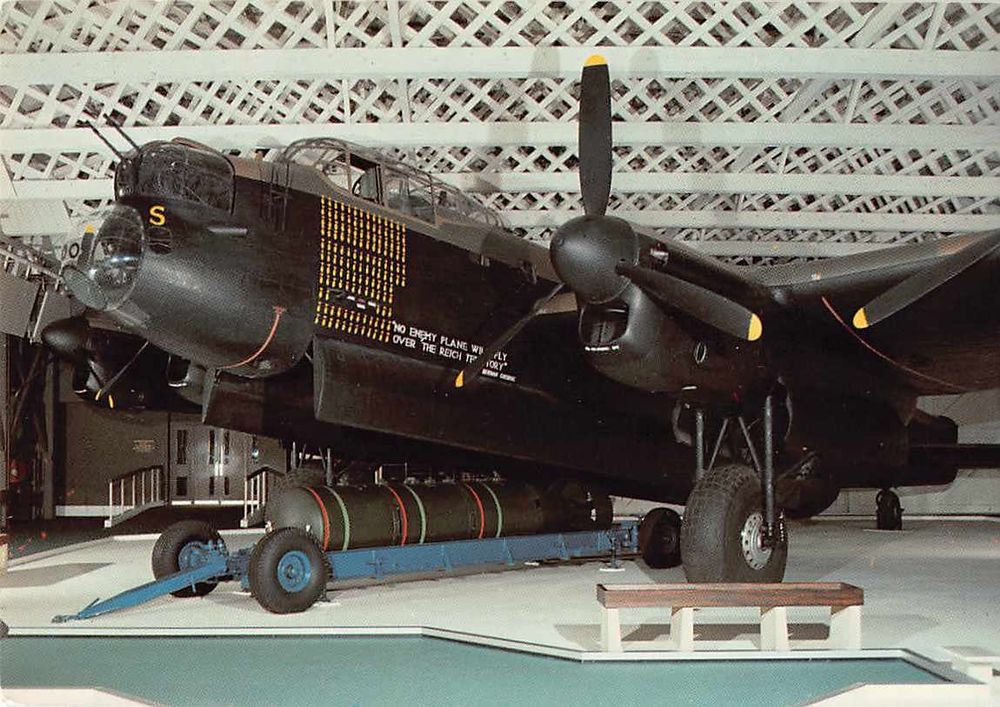 Schöne Ansichtkarte Aviatik AVRO LANCASTER R5868 (Gebraucht) in ...