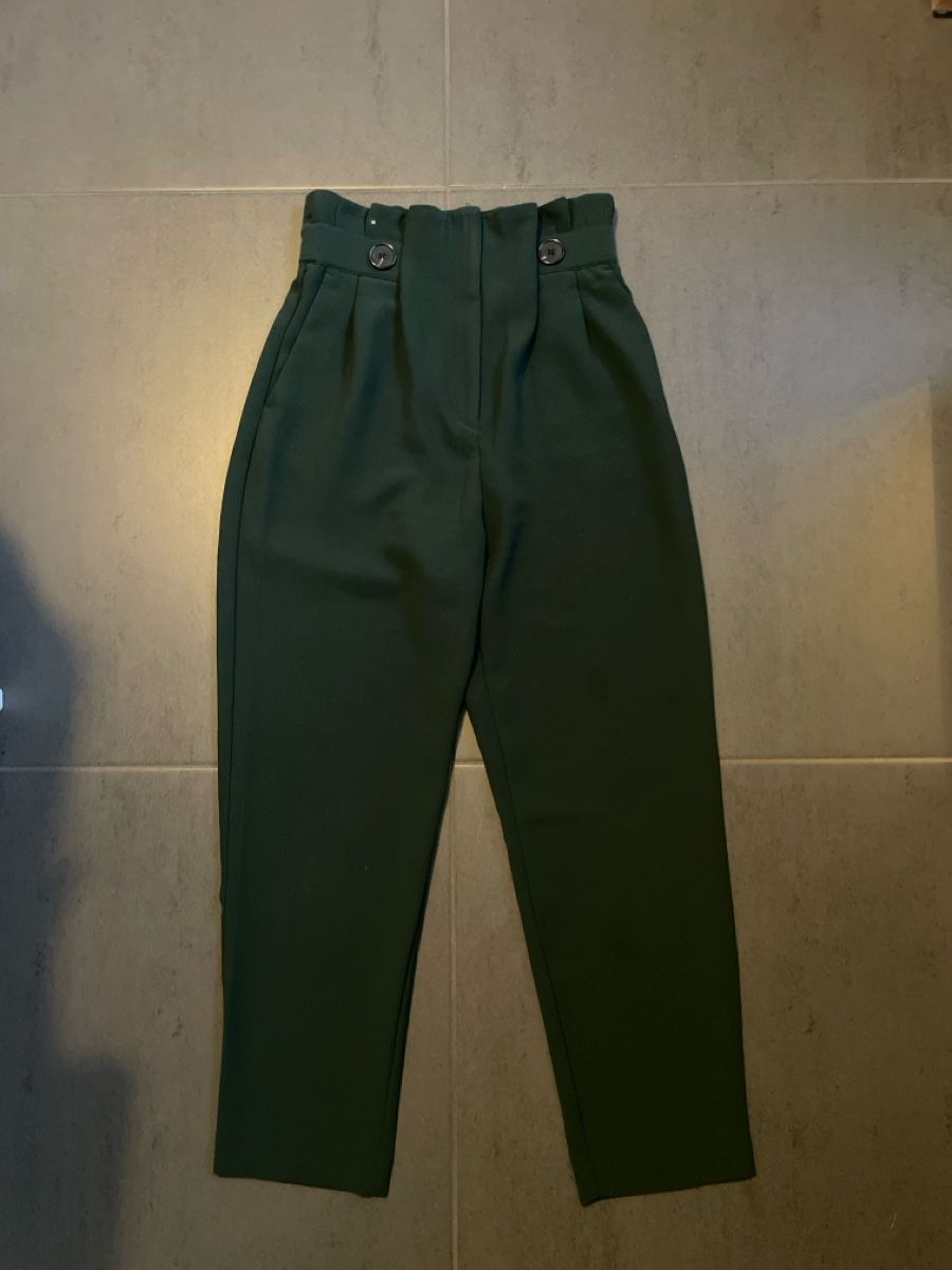 H&M Pantaloni: Pantalon H&M vert taille 36 – Usato da Cressier NE venduto da leiestla