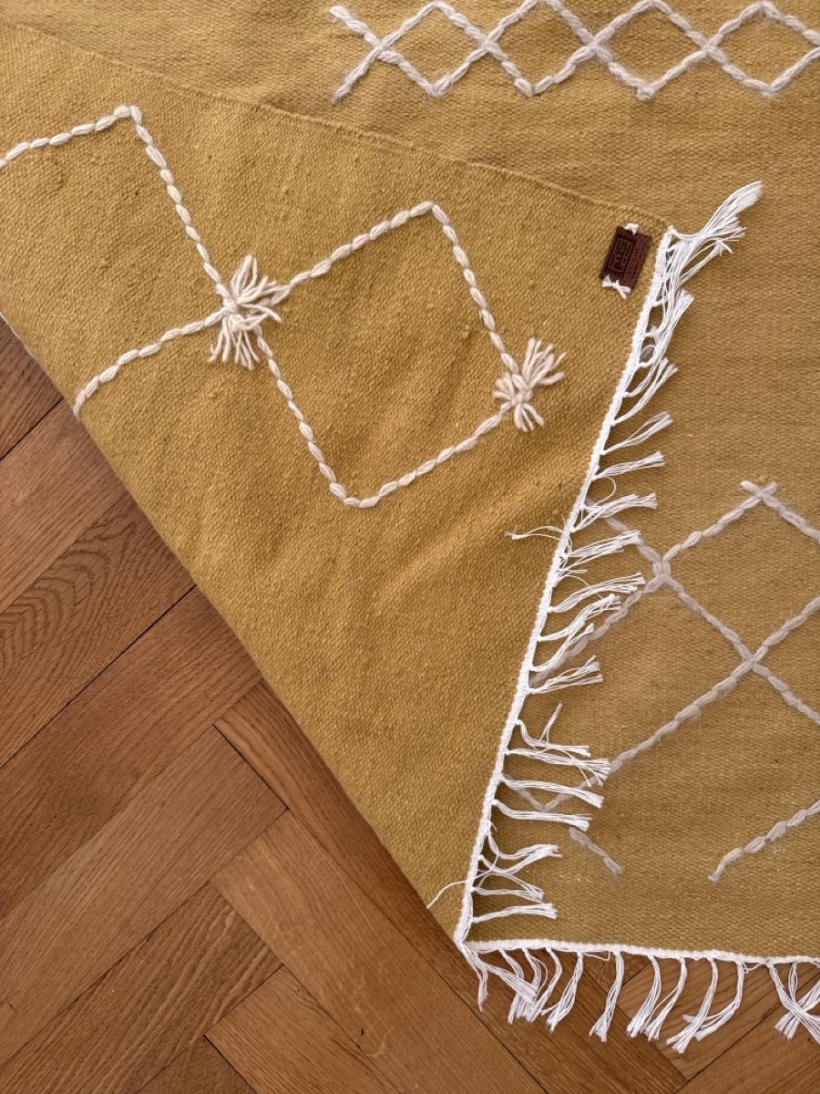 Teppiche: Teppich gelb mit Fransen – Gebraucht aus Bern von mutz147 1