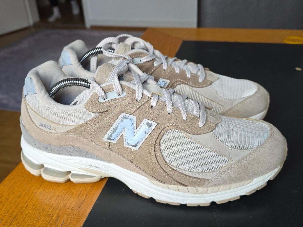 New Balance Herrenschuhe: New Balance 2002R Sneaker  .  EU 44 – Gebraucht aus Wallisellen von theblacksheep