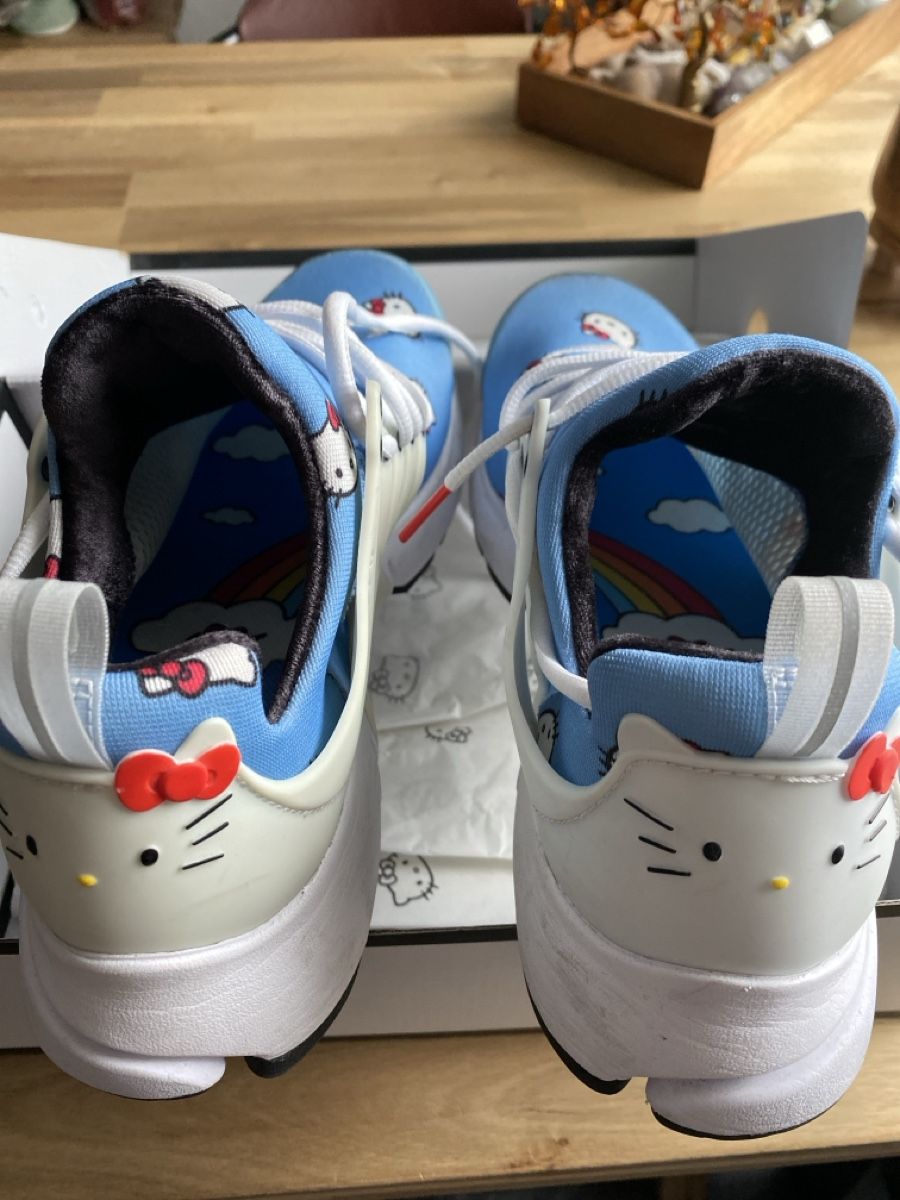 Nike Scarpe da uomo: Nike Air hello kitty Turnschuhe  – Usato da Schwyz venduto da rat-race 3