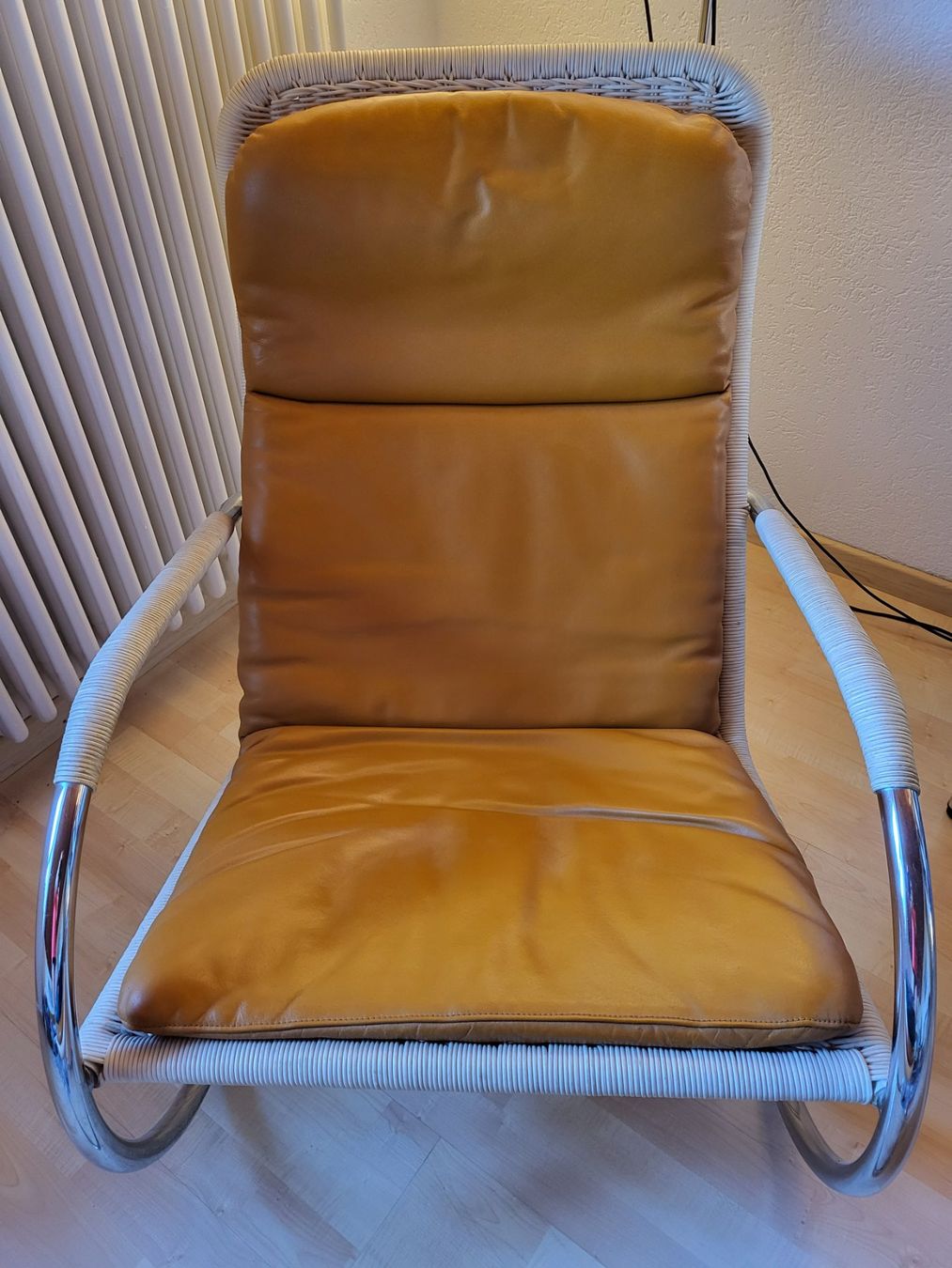 Poltrone: Fauteuil D35 design Anton Lorenz et ottoman 1980er. – Usato da Vevey venduto da oldiz 3