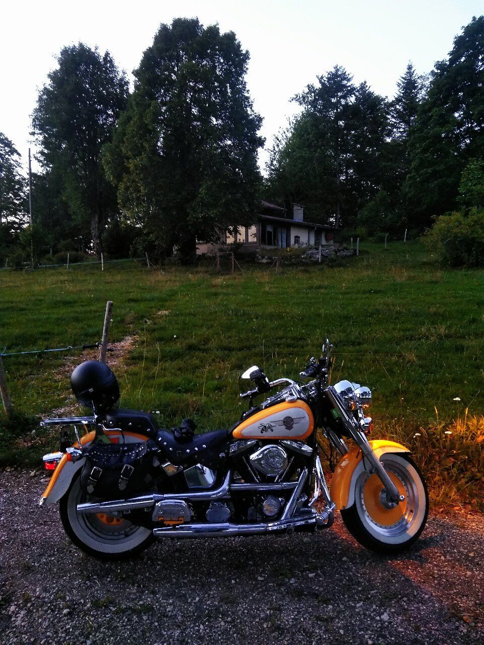 Harley-Davidson Cruisers: Harley davidson Fat Boy gelb – Défectueux à Rudolfstetten par Enrico023