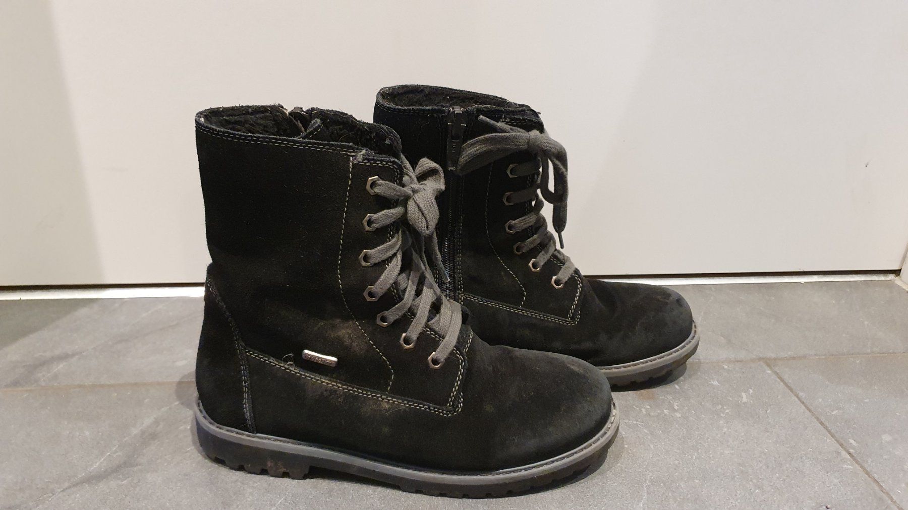 Scarpe per ragazzi: Winterschuhe / Winterstiefel / Schuhe  Däumling Gr. 36 – Usato da Koppigen venduto da Kellerfundsachen 1