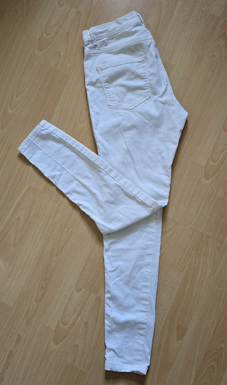 Sisley Pantaloni: Sisley Hose W31 L30 – Usato da Oberbipp venduto da Meaw13 2