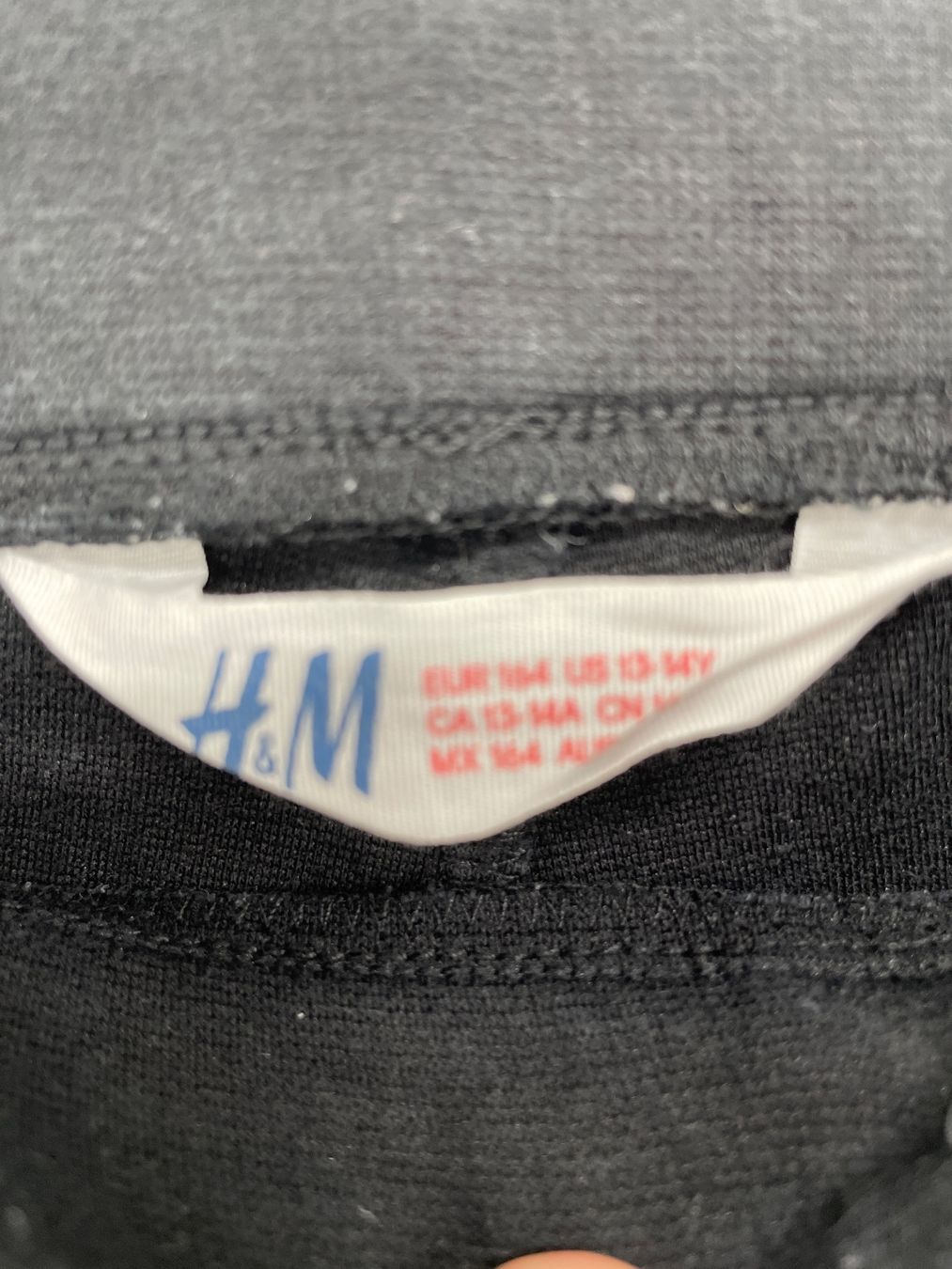 H&M Hosen: H&M Pantalon Noir – Gebraucht aus Lausanne von PlusValue_Lausanne 2
