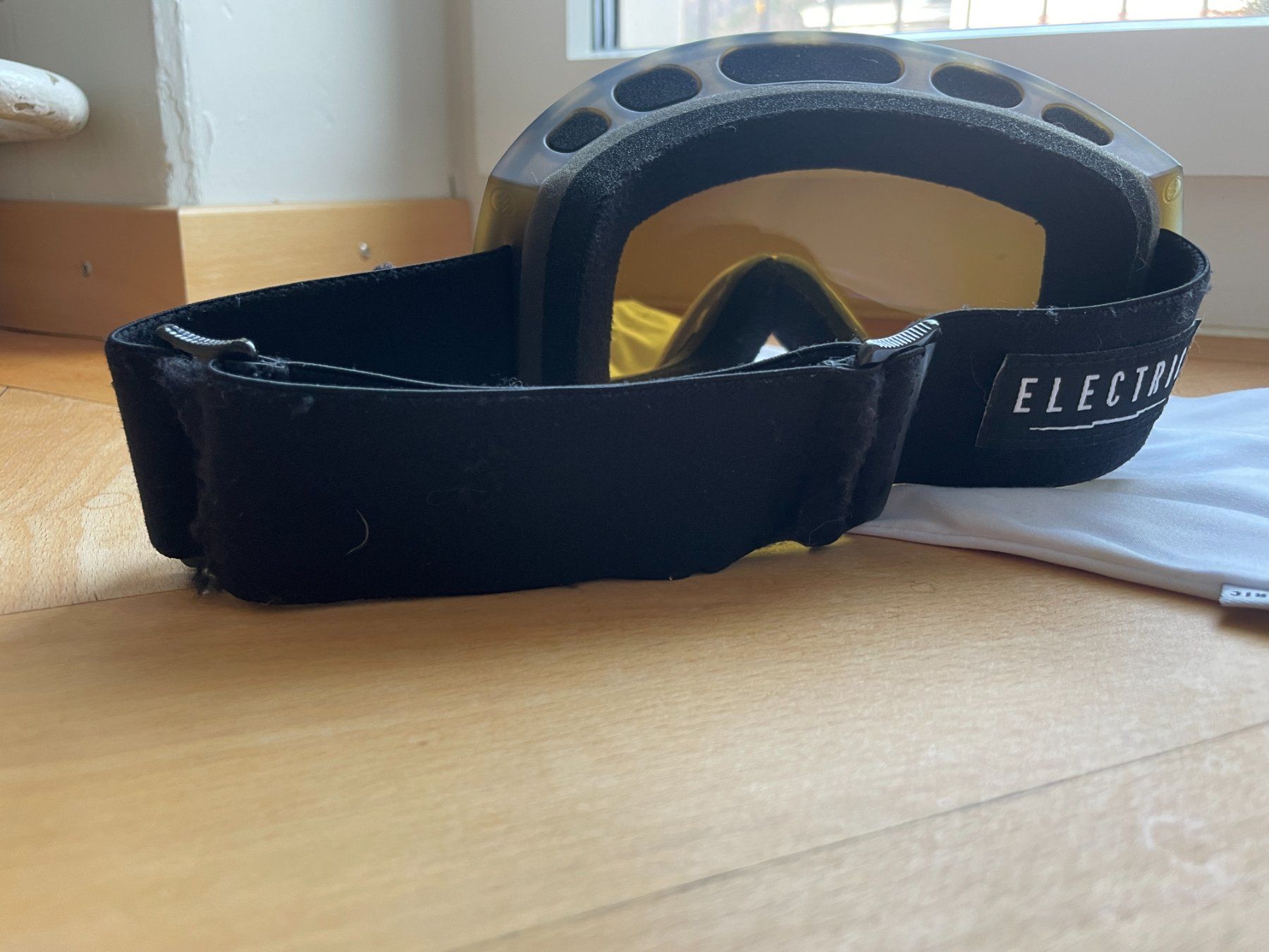 Occhiali & Lenti: Tolle Goggle von Electric | Leo Optik mit grossem Glas – Usato da Chur venduto da adien 5