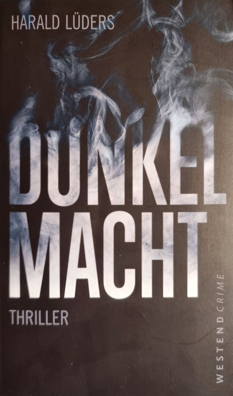 Bücher: Harald Lüders    Dunkelmacht – Gebraucht aus Arosa von horseracing