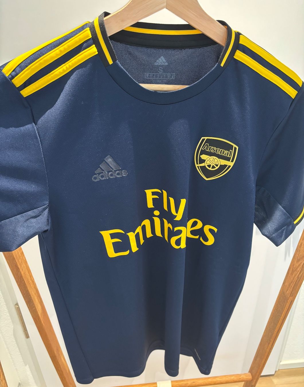 Tissus: Adidas Arsenal third 2019 jersey size S – D'occasion à Zürich par william933