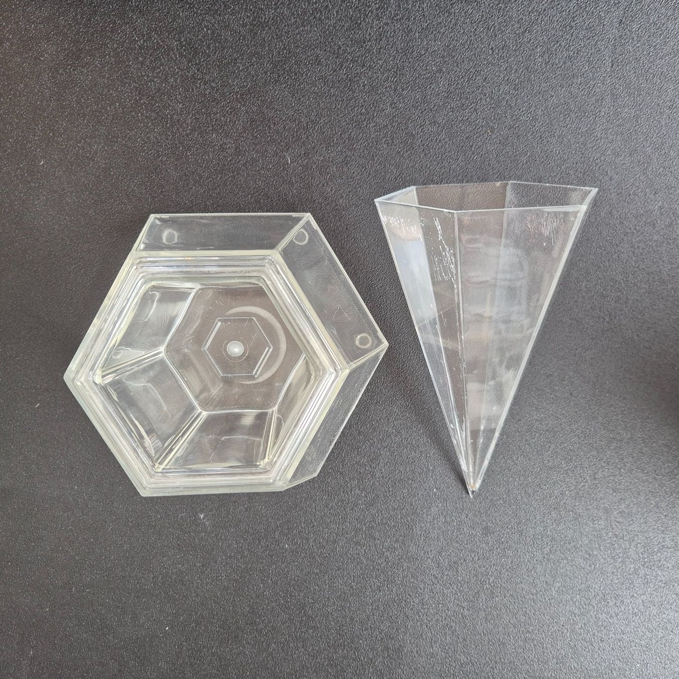 Altro: Plexiglas Acryl Weinkühler Champagner / Sektkühler Pyramide – Usato da Nottwil venduto da Wondewa-Shop 2