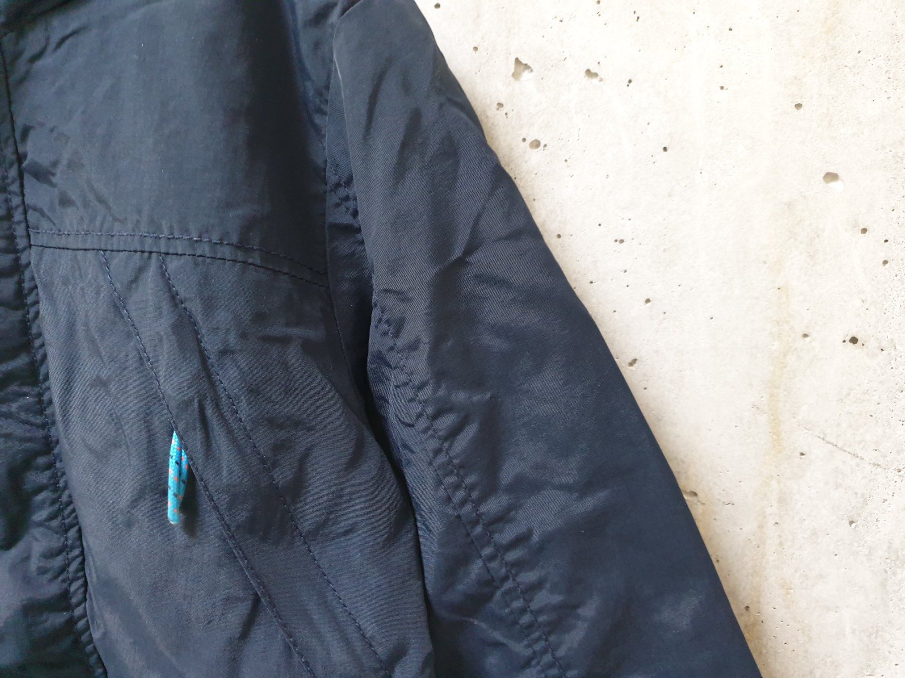 H&M Jacken & Mäntel: Veste coupe-vent H&M, garçon, taille 122 – Gebraucht aus Fribourg von fripons 4