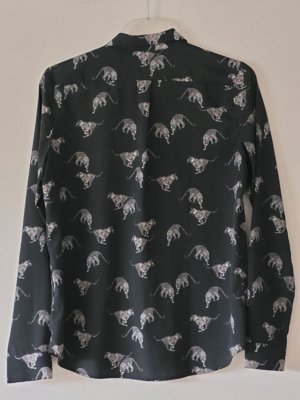 C&A Camicette: Bluse Clockhouse schwarz mit Tiger/Leopard-Print Grösse 38 – Usato da Wiesendangen venduto da samoalk 4