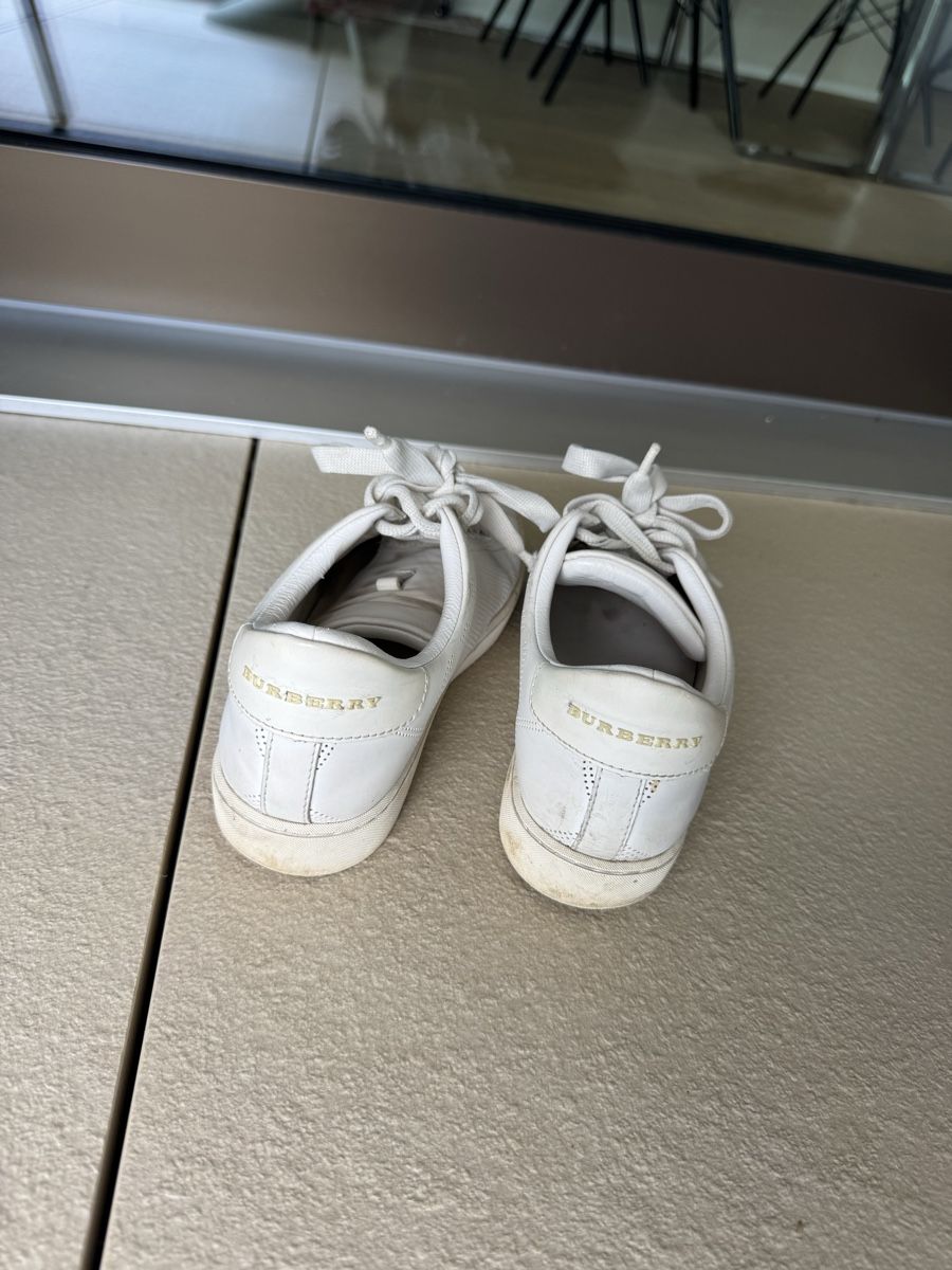 Burberry Damenschuhe: White Burberry Sneakers - size 38 – Gebraucht aus Cham von lb6_m9yt 3