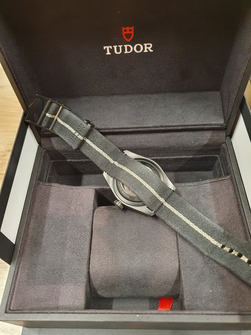 Tudor Orologi: Tudor Black Bay Ceramic / 2025 / Full Set – Nuovo (secondo la descrizione) da Binn venduto da STI-SWISS 4