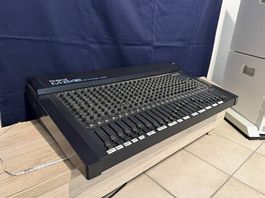 Roland Mischpult Mixer M-24E