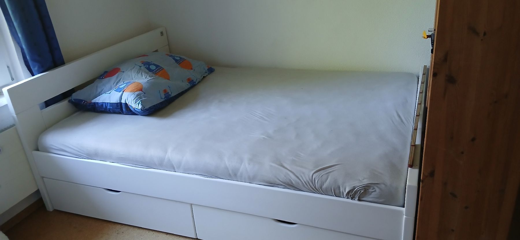 Letti: Bett 140×200 mit Bettschubladen – Usato da Aristau venduto da Manufisch0