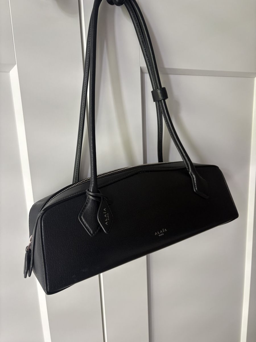 Alaia Borse da donna: Alaia Teckel Medium Black Bag – Usato da Nyon venduto da My_wardrobe 3