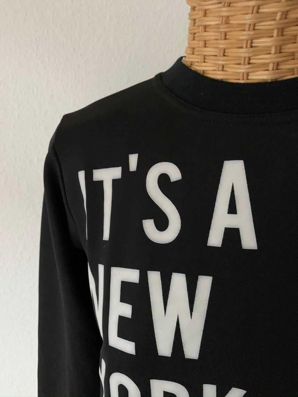 Maglioni & Felpe: MISSGUIDED - New York Pullover schwarz – Usato da Zürich venduto da Diazaio 1