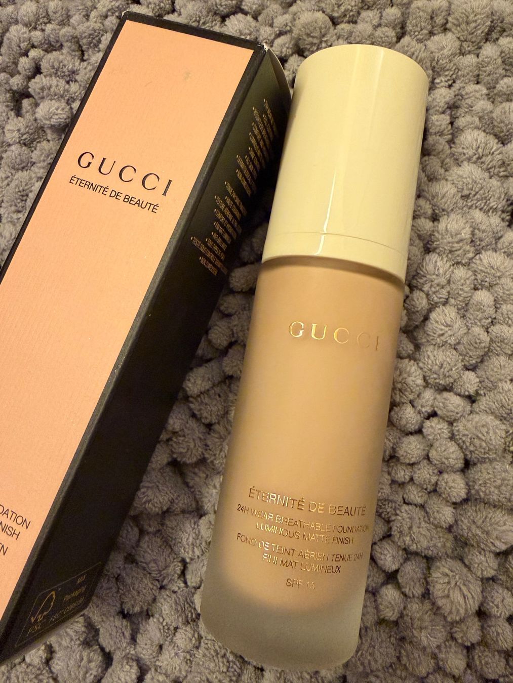 Gucci Make-up: Gucci Éternité de Beauté Foundation SPF15 140W – Gebraucht aus Schwerzenbach von cygnuss