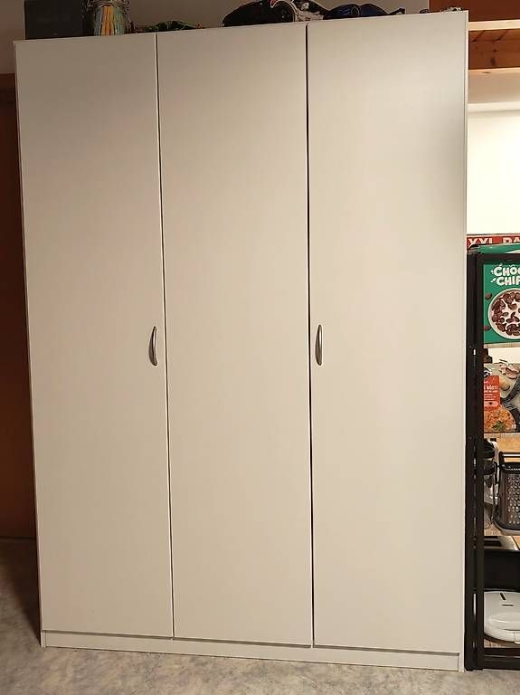 Armadi: Kleiderschrank - Weiss – Usato da Zizers venduto da Andry00 3