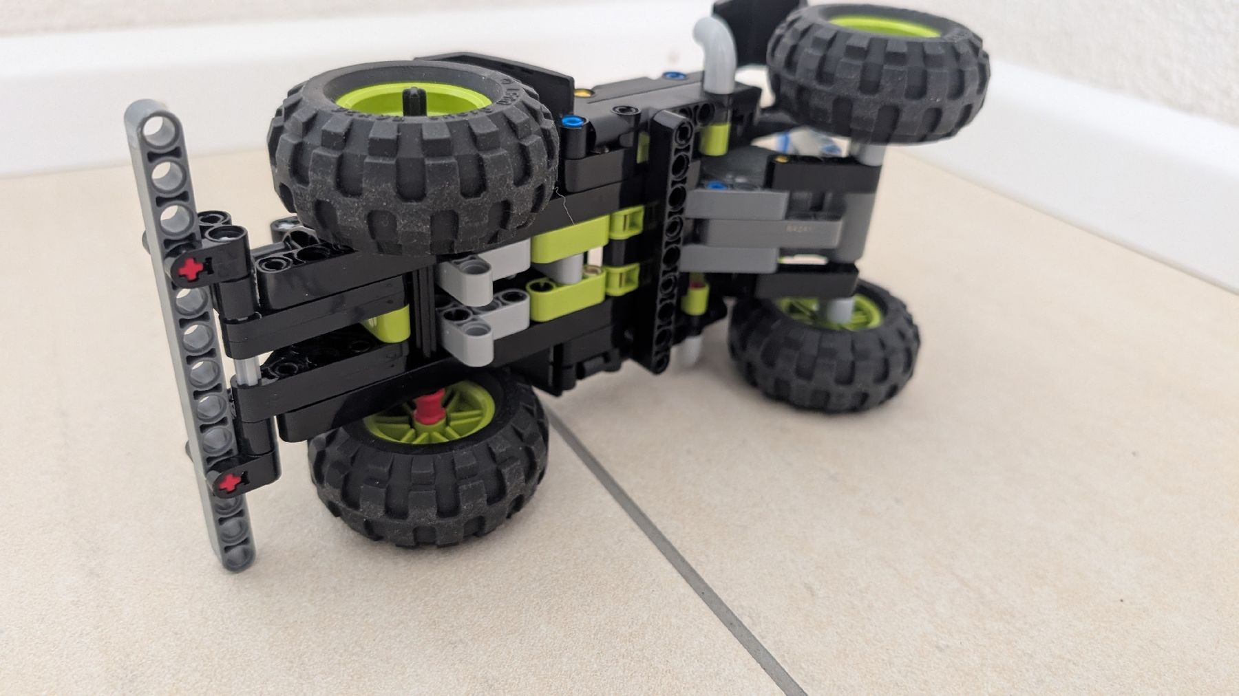 Lego Kit di costruzioni: LEGO Technic 42118 Monster Jam Grave Digger Buggy pullback – Usato da Möhlin venduto da hans_d 3