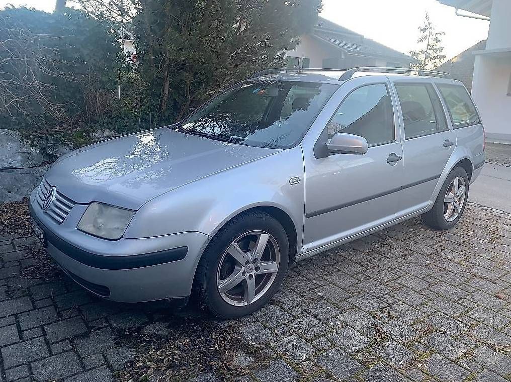 Automobili: VW Bora Kombi – Usato da Grossaffoltern venduto da RiPeSi