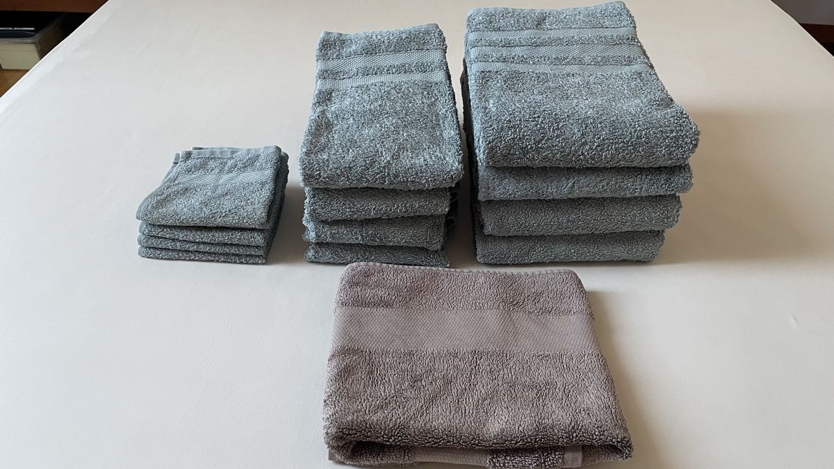 Serviettes de bain: Frottierwäsche-Set – D'occasion à Zürich par LX020994632