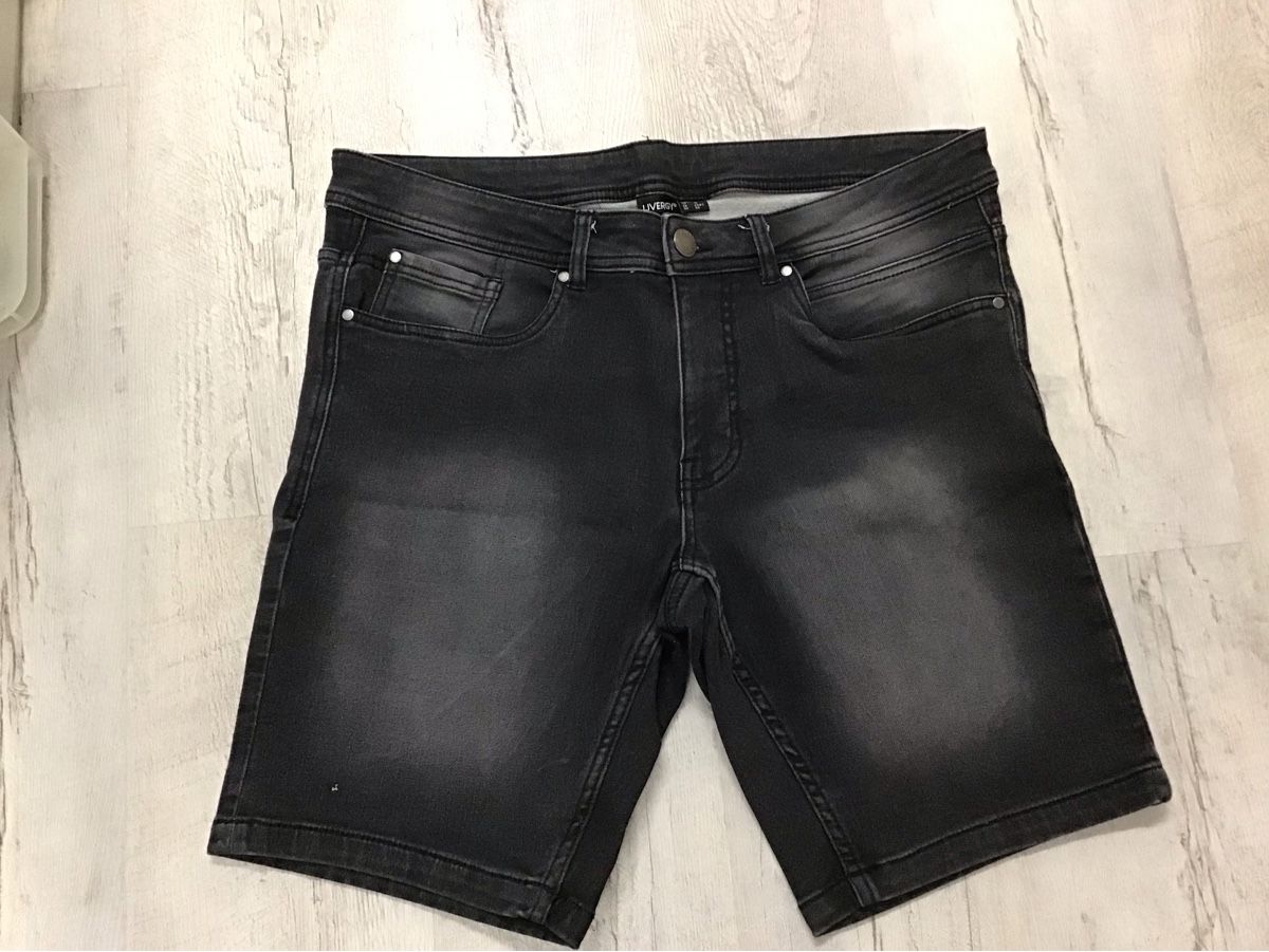 Jeans: Herren Shorts dunkelgrau Grösse 52 – Usato da Trimbach venduto da Mery70