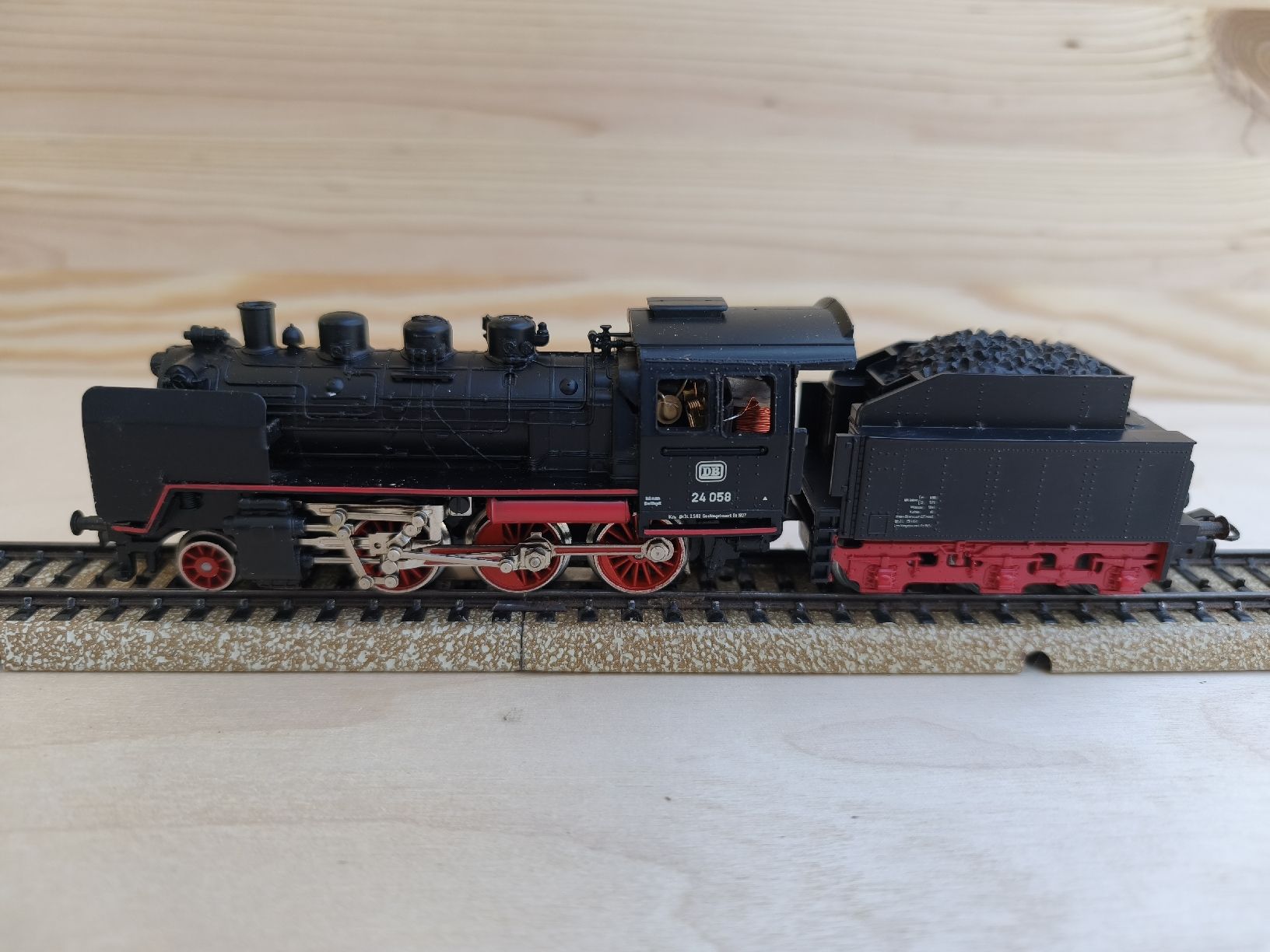 Märklin Modelleisenbahnen: Märklin 3003 Dampflokomotive mit Tender – Gebraucht aus Augst BL von Schubrahim 3