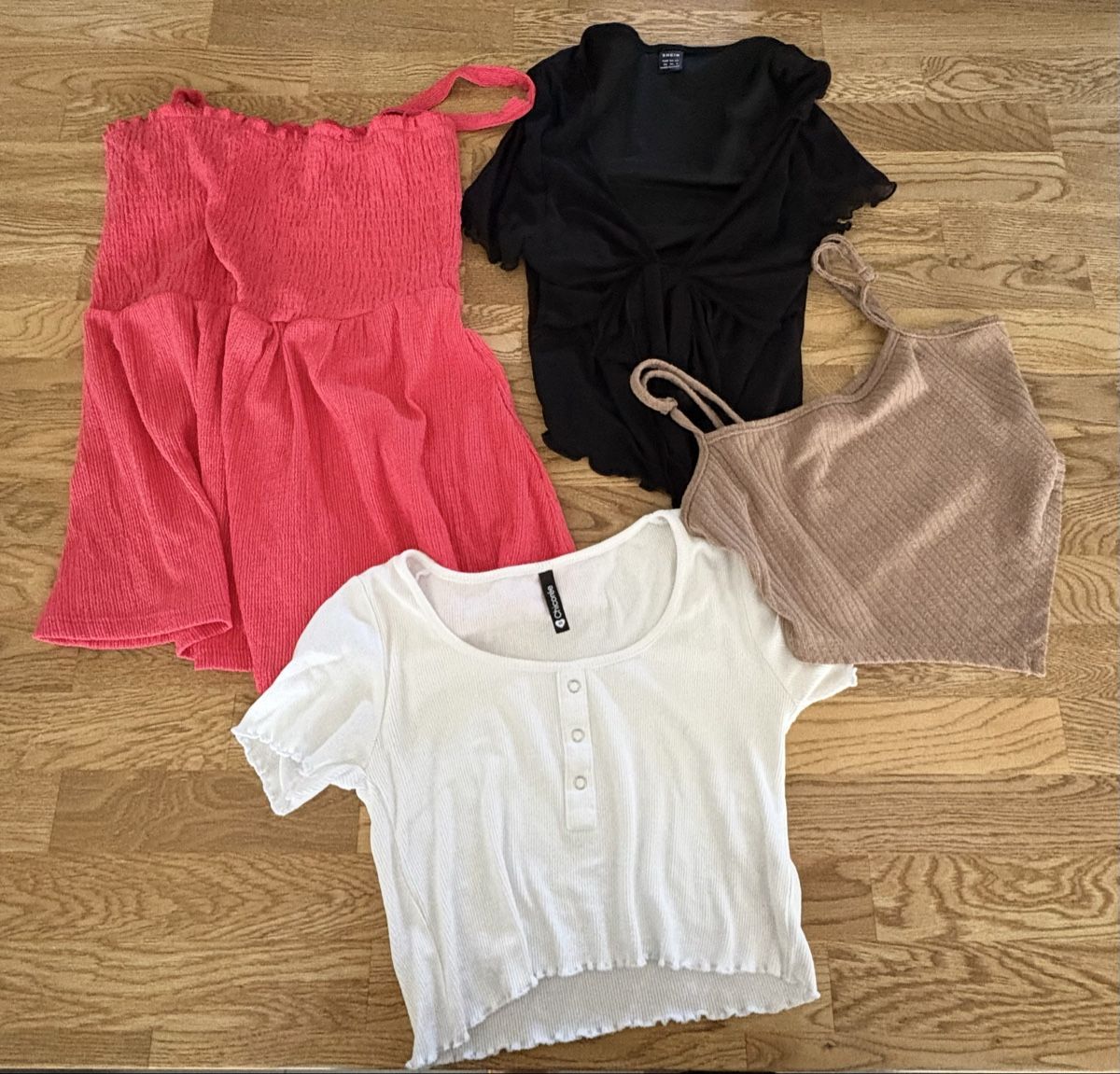Lotti & Set di vestiti: Kleiderpaket Grösse XS – Usato da Heimberg venduto da Paescuf 1