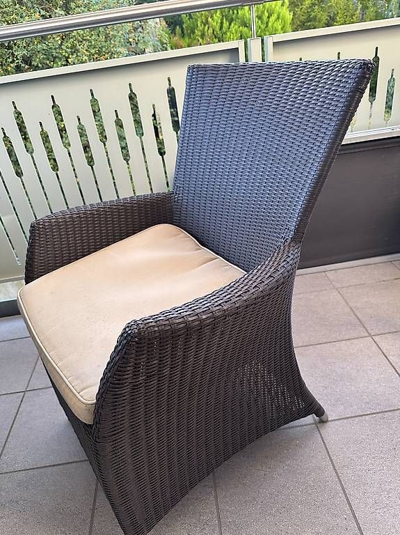 Set di tavolo e panche: Gartentisch mit 4 Stühlen – Usato da Neerach venduto da Sumihaus 2