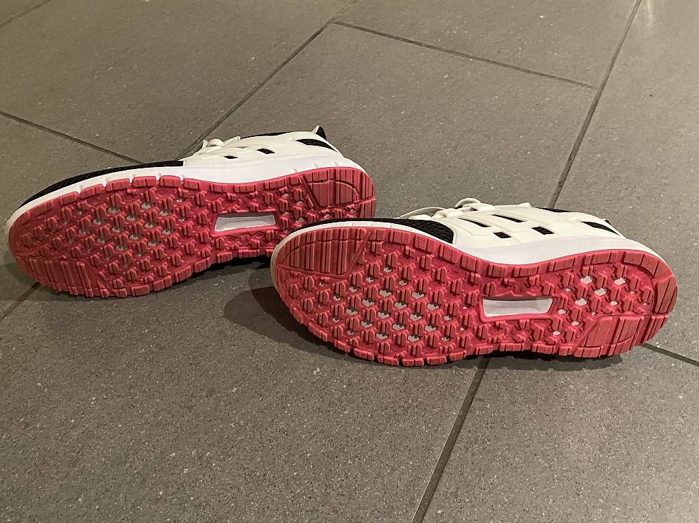 Adidas Scarpe da donna: Adidas Turnschuhe Grösse 40 – Usato da Oberrohrdorf venduto da Desteny1 3