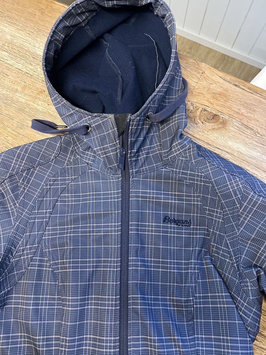 Bergans Vestes: Bergans Parka Softshell, S – D'occasion à Oberdorf NW par Voci 1